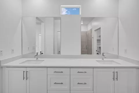 Bath - 1011 E Overlook Dr, Orange, CA 92867 photo 3 of 10