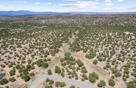 65 Paseo Del Pajaro, Santa Fe, NM 87506