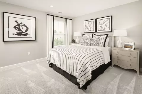 Bedroom - 101 Olde Mill Ln, Zelienople, PA 16063 photo 2 of 4