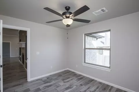 Bedroom - 932 Hydrangea Way, Edmond, OK 73034 photo 4 of 14