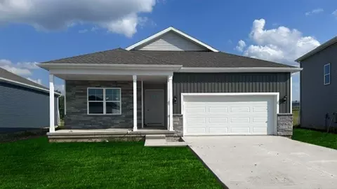 2790 Cecelia Dr, Hiawatha, IA 52233