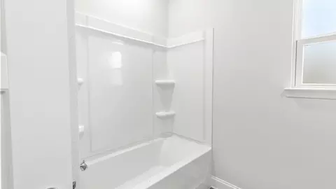 Bath - 31 Wabash Way, Sumrall, MS 39482 photo 6 of 9