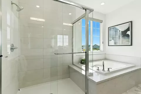 Bath - 2441 Cinnabar Dr, Fairfield, CA 94533 photo 14 of 15