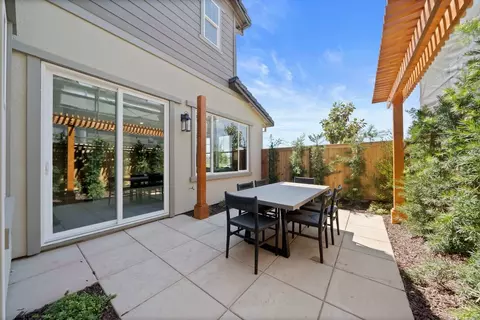 Exterior - 2441 Cinnabar Dr, Fairfield, CA 94533 photo 5 of 16