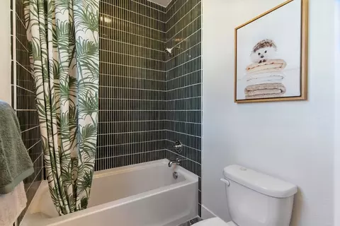 Bath - 2441 Cinnabar Dr, Fairfield, CA 94533 photo 15 of 15