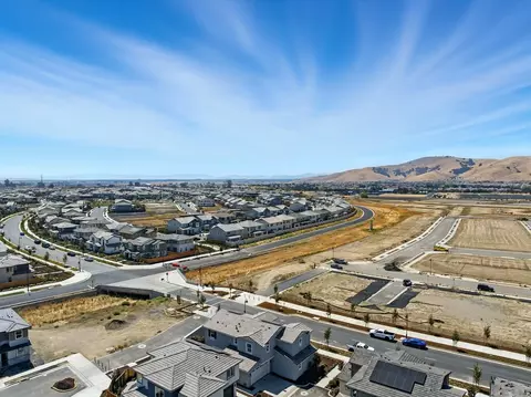 View/Area - 2441 Cinnabar Dr, Fairfield, CA 94533 photo 2 of 10