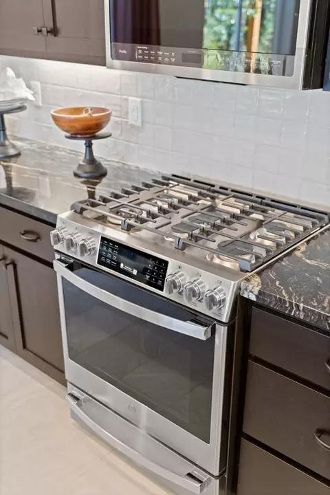 Kitchen - 2441 Cinnabar Dr, Fairfield, CA 94533 photo 2 of 11