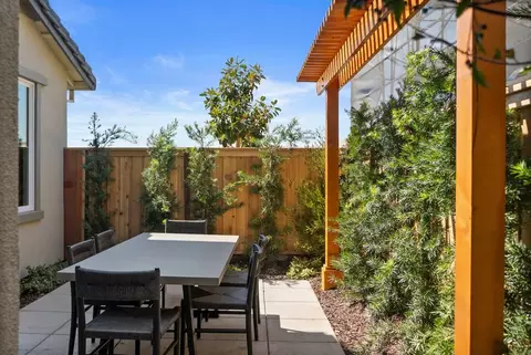 Exterior - 2441 Cinnabar Dr, Fairfield, CA 94533 photo 6 of 16