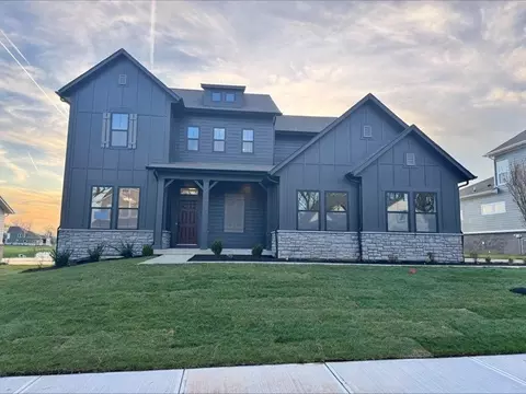 11362 Briargate Dr, Fishers, IN 46040