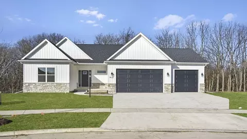 1701 Littlefield Ln, Mahomet, IL 61853