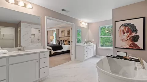 Bath - 605 Button Grv, Hampton, GA 30228 photo 2 of 6
