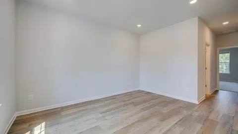 Living - 605 Button Grv, Hampton, GA 30228 photo 1 of 5