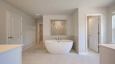 Bath - 605 Button Grv, Hampton, GA 30228 photo 1 of 4