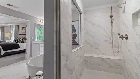 Bath - 605 Button Grv, Hampton, GA 30228 photo 4 of 6