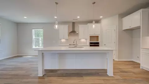 Kitchen - 605 Button Grv, Hampton, GA 30228 photo 2 of 4