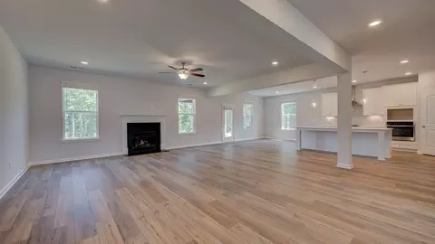 Living - 605 Button Grv, Hampton, GA 30228 photo 2 of 5