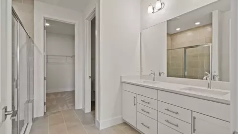 Bath - 30213 Rustic Mill St, Mount Dora, FL 32757 photo 2 of 4