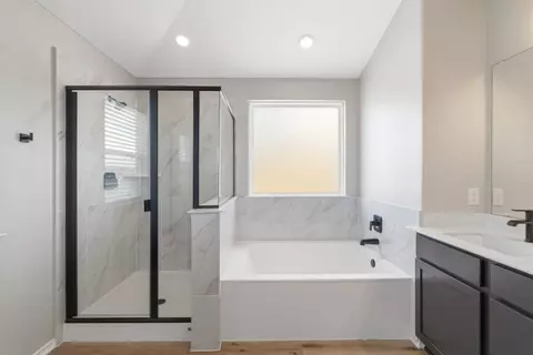 Bath - 1805 Garlock Dr, Leander, TX 78641 photo 4 of 5