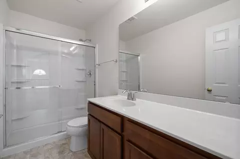 Bath - 1436 Bloomfield Dr, Eureka, MO 63025 photo 4 of 4