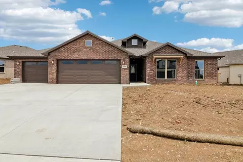 16500 W 166th Ct, Olathe, KS 66062