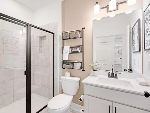 Bath - 1010 Nichols Farm Cir, Dacula, GA 30019 photo 2 of 5