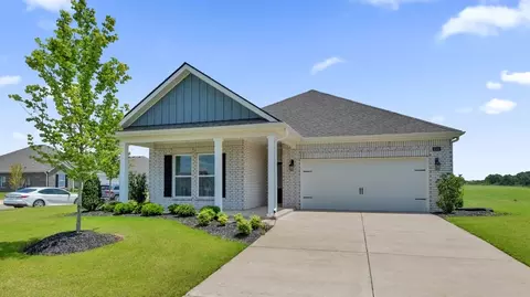 980 Mewborn Farm Dr, Oakland, TN 38060