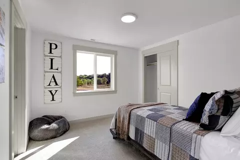 Bedroom - 562 Upland Ave, Twin Falls, ID 83301 photo 7 of 8