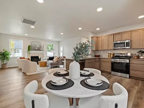 Dining - 562 Upland Ave, Twin Falls, ID 83301 photo 2 of 6
