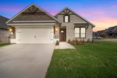 3531 Helena St, Gainesville, TX 76240
