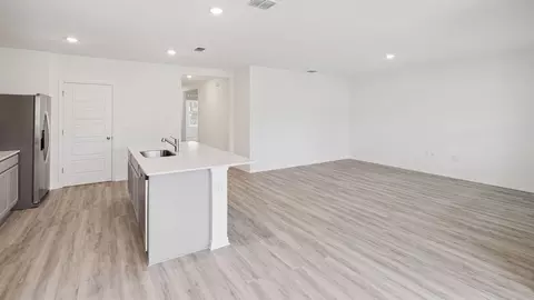 Living - 5530 Savona Dr, Sebring, FL 33872 photo 1 of 3