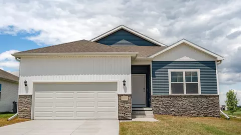 6674 Bluebell St, Papillion, NE 68133