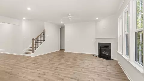 Living - 610 Edgar St, Hampton, GA 30228 photo 2 of 8