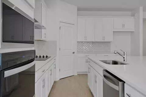 Kitchen - 4500 Firefly Ln, Saint Cloud, FL 34772 photo 3 of 6