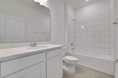 Bath - 4500 Firefly Ln, Saint Cloud, FL 34772 photo 4 of 6