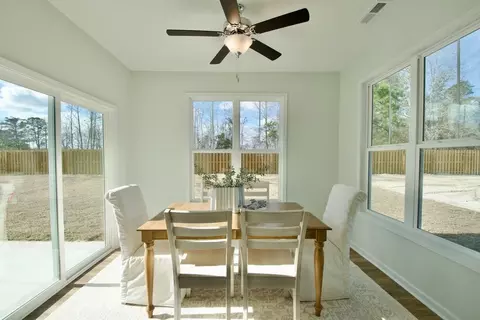 Dining - Edens Lane, Hampstead, NC 28443 photo 1 of 2