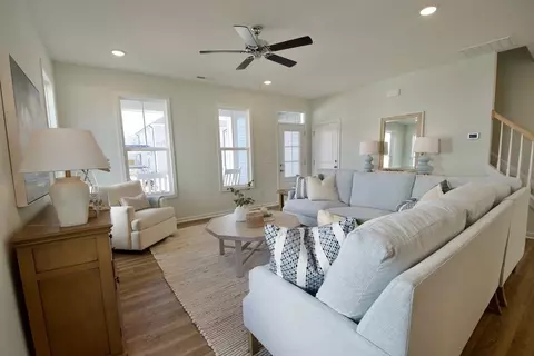 Living - Edens Lane, Hampstead, NC 28443 photo 1 of 2