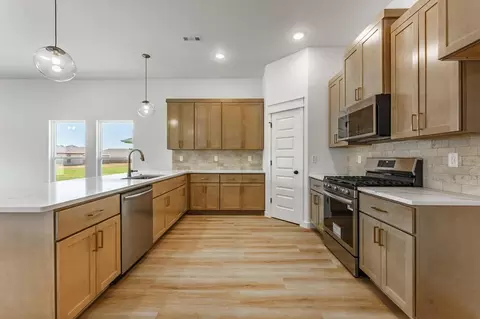 Kitchen - 2033 E 130 St, Jenks, OK 74037 photo 7 of 14