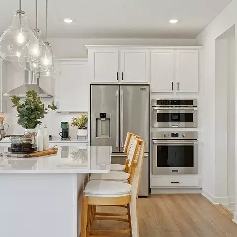 Kitchen - 20090 63rd Ave, Corcoran, MN 55340 photo 2 of 8