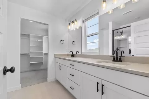 Bath - 3043 Clover Ct, Francis, UT 84036 photo 4 of 8