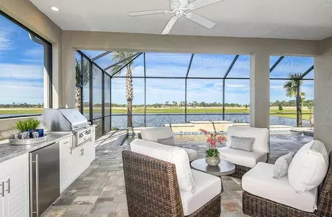 Exterior - 10025 Hammock Brook Dr, Parrish, FL 34219 photo 4 of 15