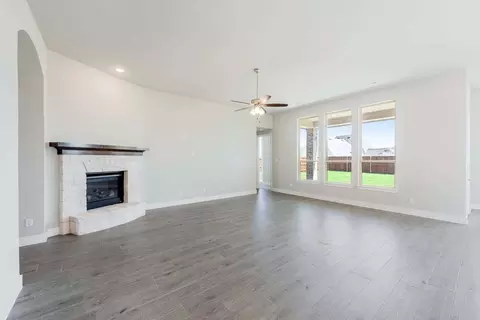 Living - 325 Vale Run, Kyle, TX 78640 photo 2 of 6