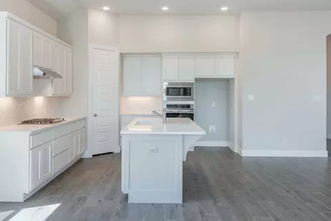 Kitchen - 325 Vale Run, Kyle, TX 78640 photo 3 of 4