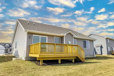 Exterior - Fairfield Dr, Ankeny, IA 50023 photo 6 of 7