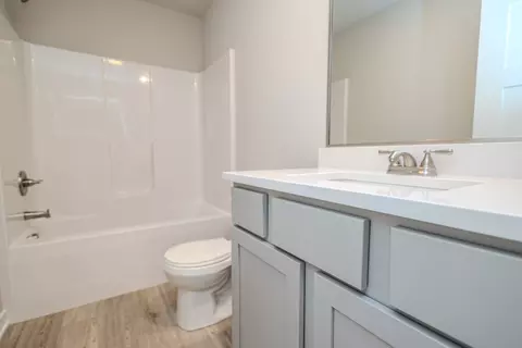 Bath - Fairfield Dr, Ankeny, IA 50023 photo 1 of 2