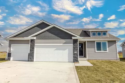 Exterior - Fairfield Dr, Ankeny, IA 50023 photo 3 of 7