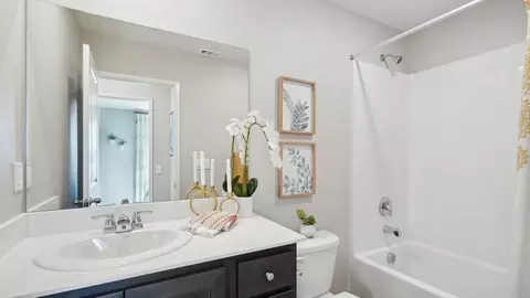Bath - 31136 Maple Bark Dr, Winchester, CA 92596 photo 3 of 4