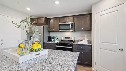 Kitchen - 31136 Maple Bark Dr, Winchester, CA 92596 photo 2 of 2