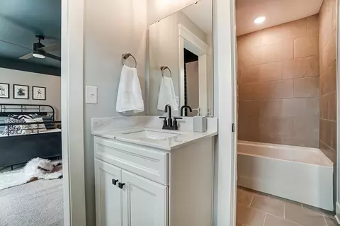 Bath - 215 Silk Oak Dr, Moncks Corner, SC 29461 photo 8 of 11