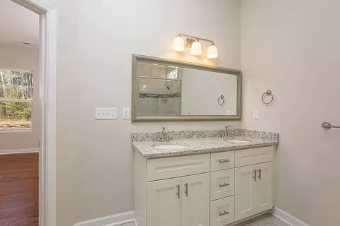 Bath - 234 Hall Rd, Hampton, VA 23664 photo 2 of 12