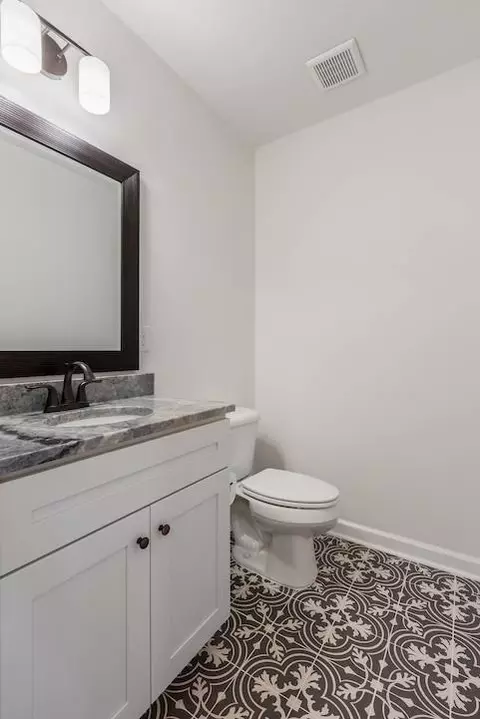 Bath - 234 Hall Rd, Hampton, VA 23664 photo 7 of 12
